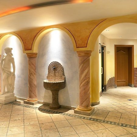 Hotel Maria Theresia Silandro Eksteriør billede