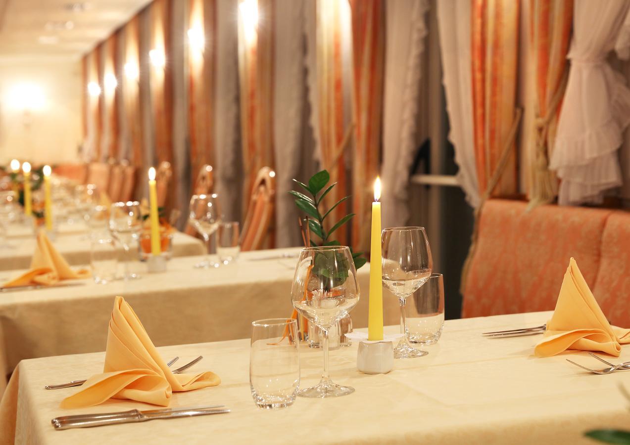 Hotel Maria Theresia Silandro Eksteriør billede