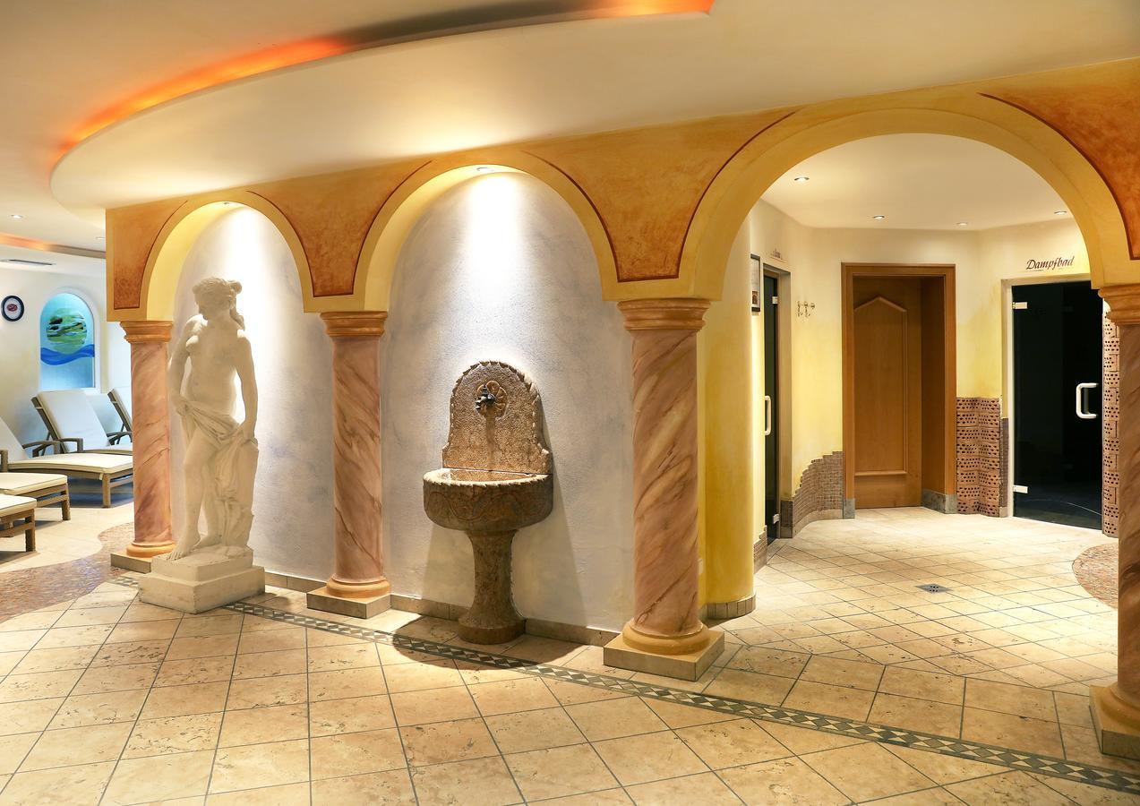 Hotel Maria Theresia Silandro Eksteriør billede