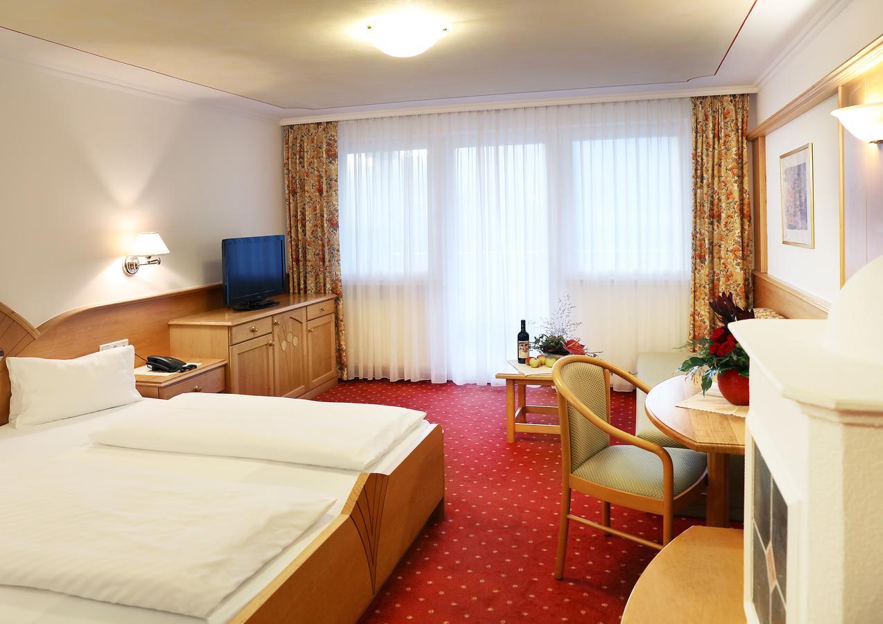 Hotel Maria Theresia Silandro Eksteriør billede